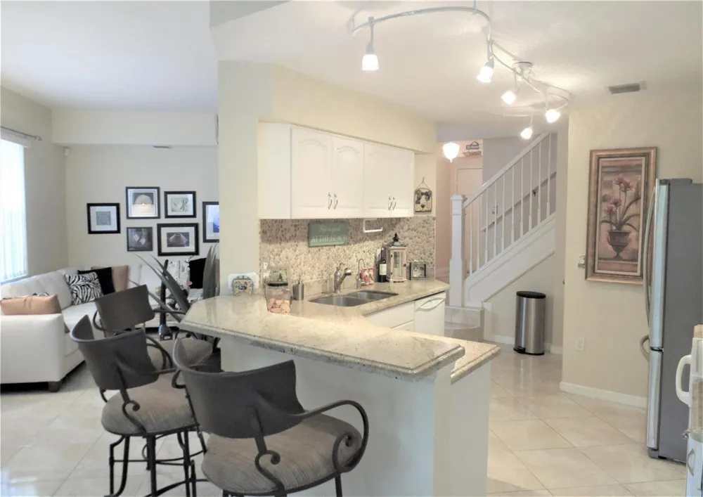 1900 Oceanwalk Lane #117 Lauderdale By The Sea, FL 33062