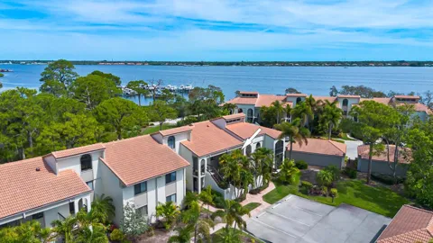2516 NW Seagrass Drive #8b