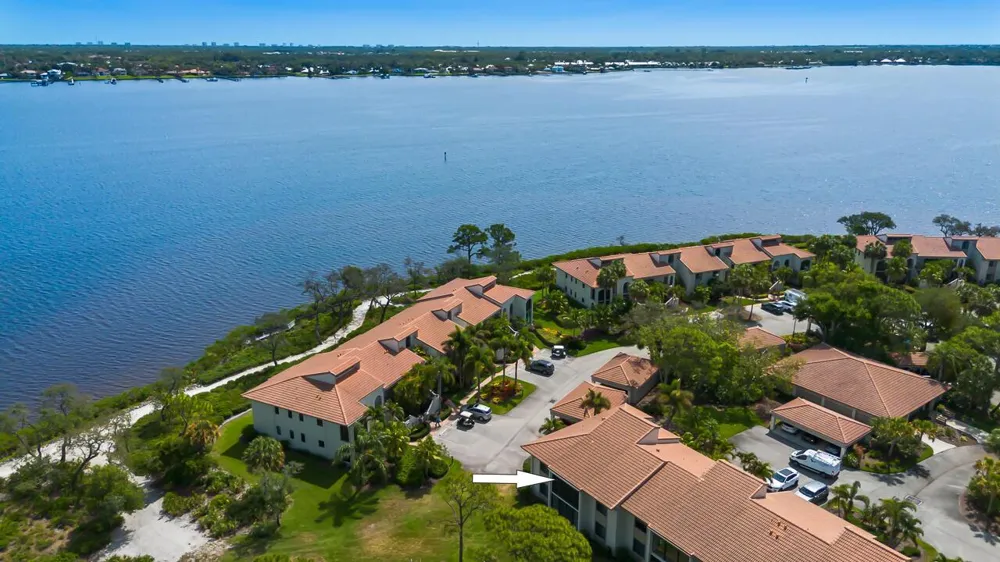 2516 NW Seagrass Drive #8b Palm City, FL 34990
