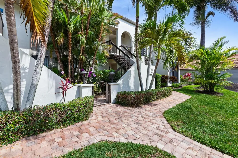 2516 NW Seagrass Drive #8b Palm City, FL 34990