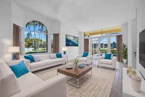 608 W Palm Aire Drive #608