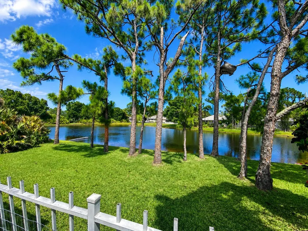 7529 SE Bay Cedar Circle Hobe Sound, FL 33455