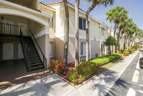 815 W Boynton Beach Boulevard #11-103