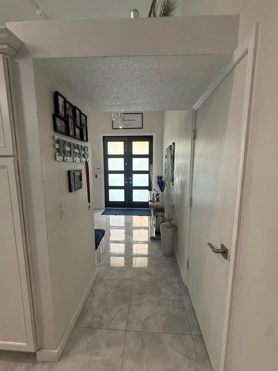 7670 Live Oak Drive Coral Springs, FL 33065