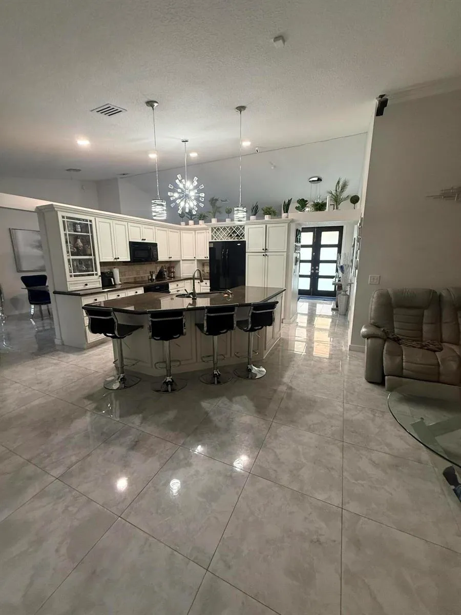 7670 Live Oak Drive Coral Springs, FL 33065
