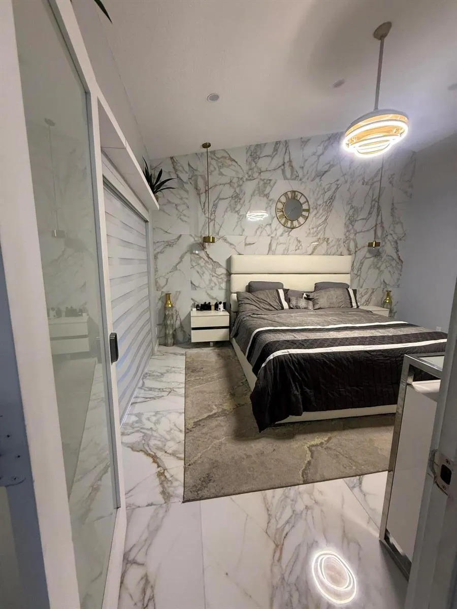 7670 Live Oak Drive Coral Springs, FL 33065