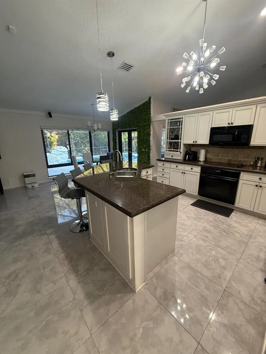 7670 Live Oak Drive Coral Springs, FL 33065