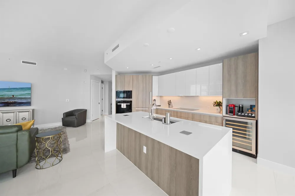3100 Ocean Drive #H-1608 Singer Island, FL 33404