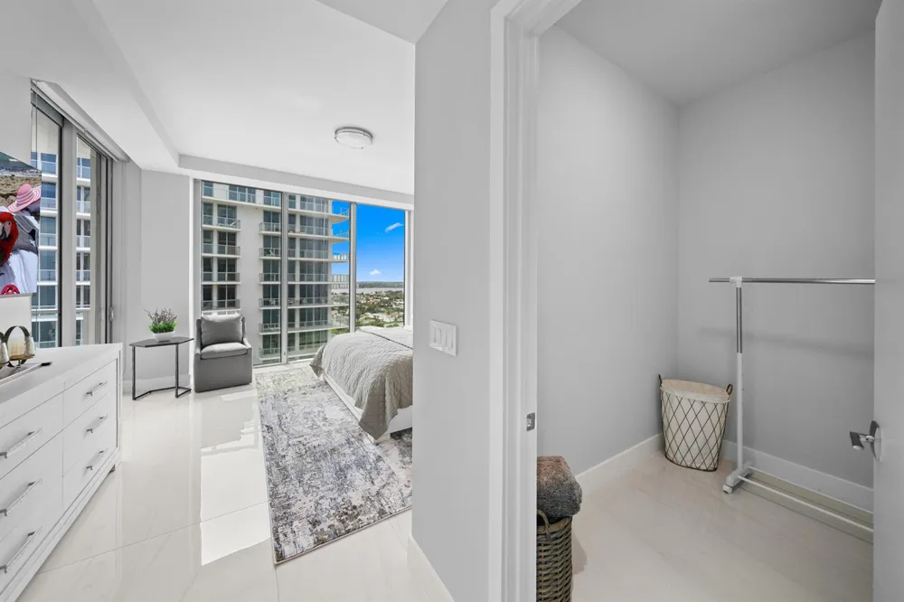 3100 Ocean Drive #H-1608 Singer Island, FL 33404