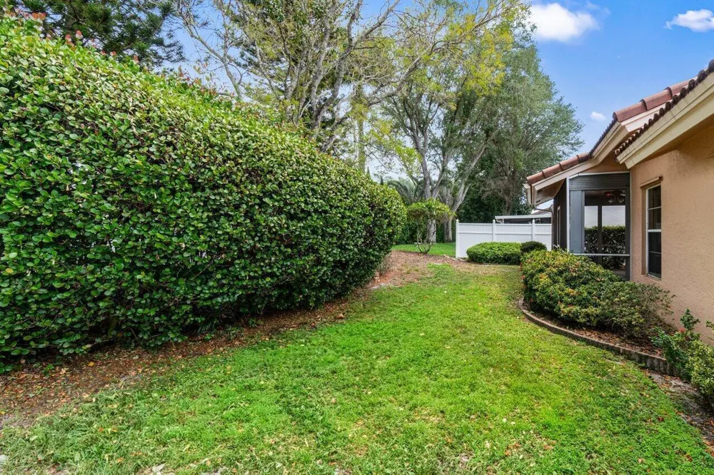 10001 Country Brook Road Boca Raton, FL 33428