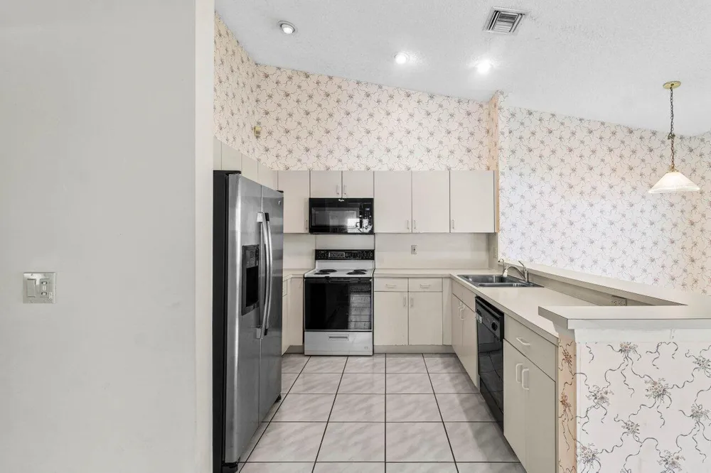 10001 Country Brook Road Boca Raton, FL 33428