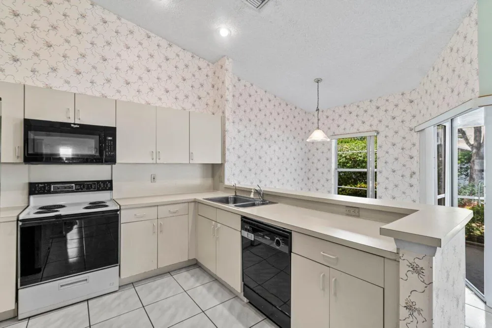 10001 Country Brook Road Boca Raton, FL 33428