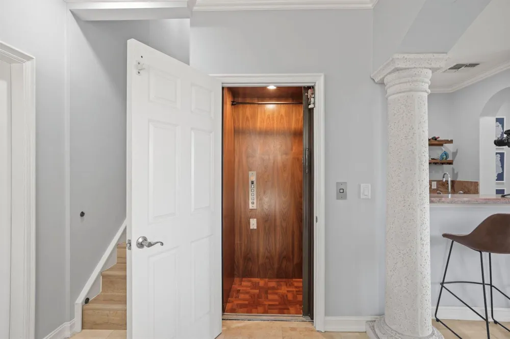 920 Via Villagio Hypoluxo, FL 33462