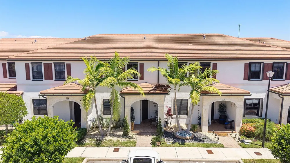 3253 W 106th Terrace #3253 Hialeah, FL 33018