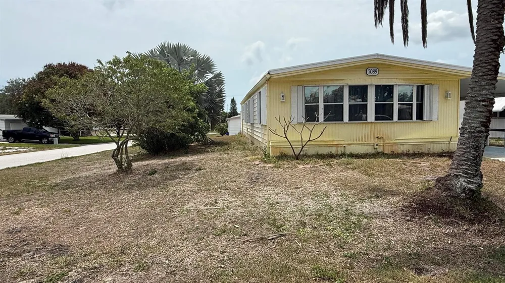7089 SE Bluebird Circle Hobe Sound, FL 33455