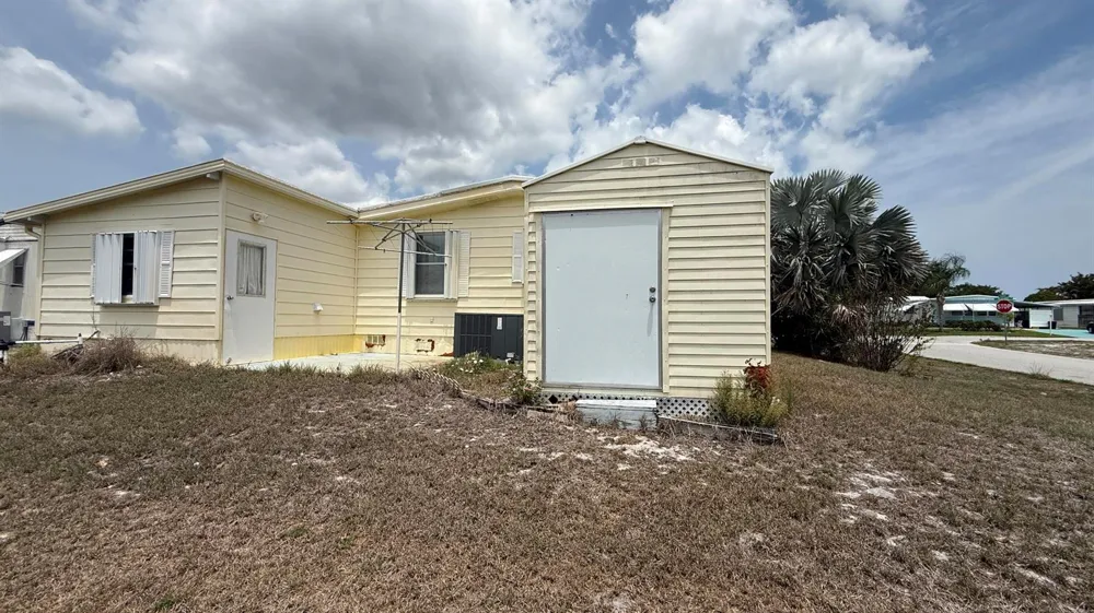 7089 SE Bluebird Circle Hobe Sound, FL 33455
