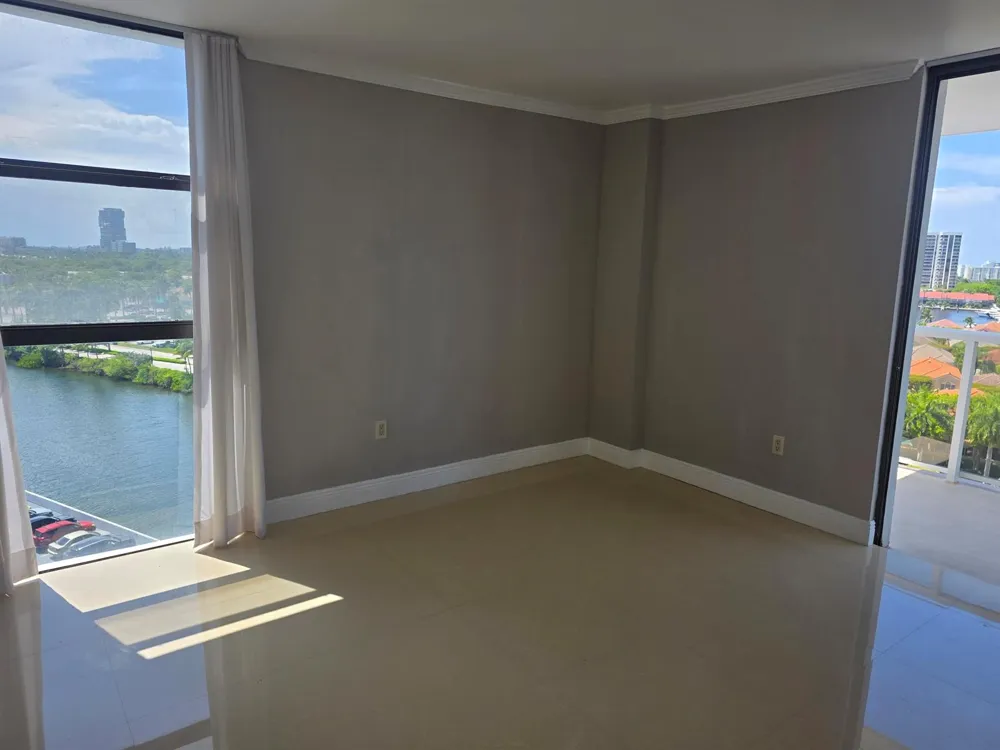 3701 Country Club Drive #1008 Aventura, FL 33180