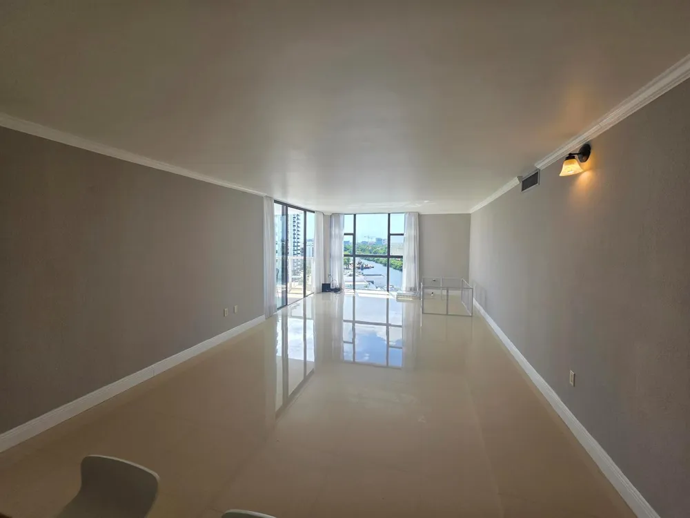 3701 Country Club Drive #1008 Aventura, FL 33180