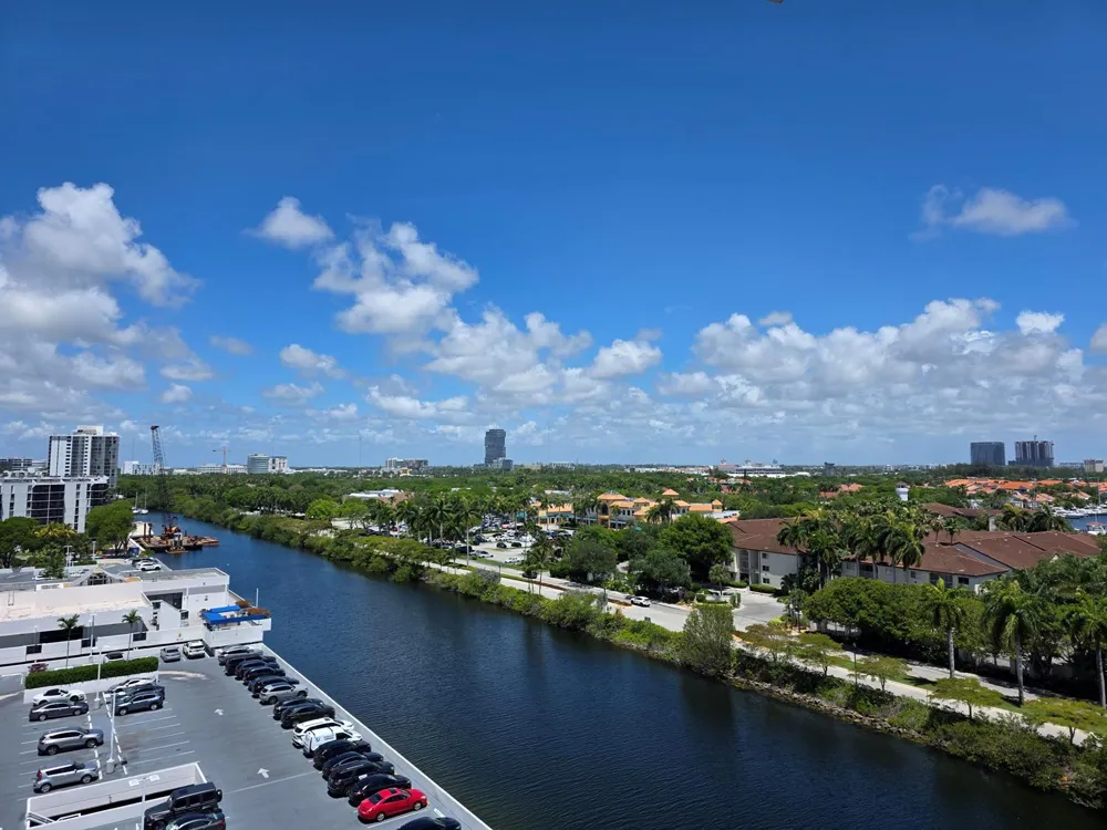 3701 Country Club Drive #1008 Aventura, FL 33180