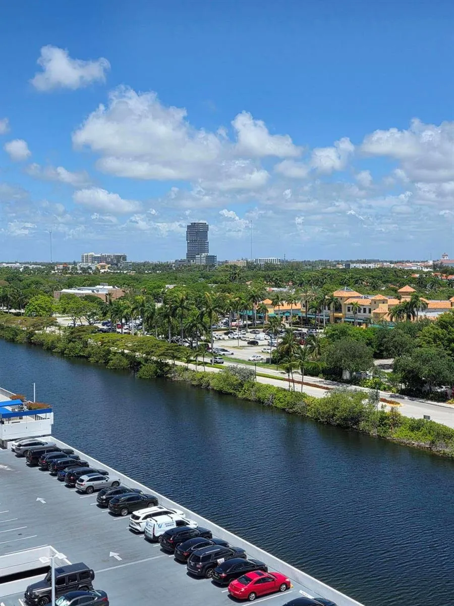 3701 Country Club Drive #1008 Aventura, FL 33180