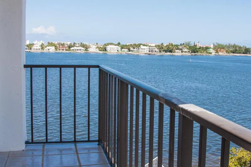 301 Croton Avenue #405 Lantana, FL 33462