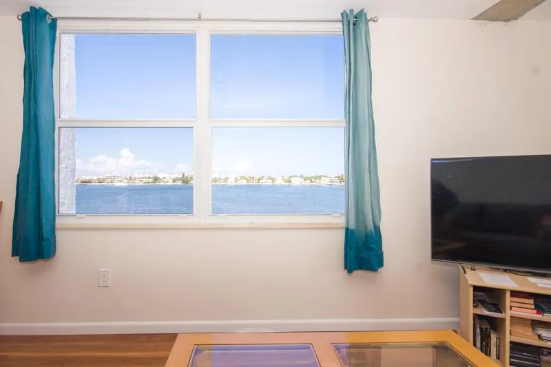 301 Croton Avenue #405 Lantana, FL 33462