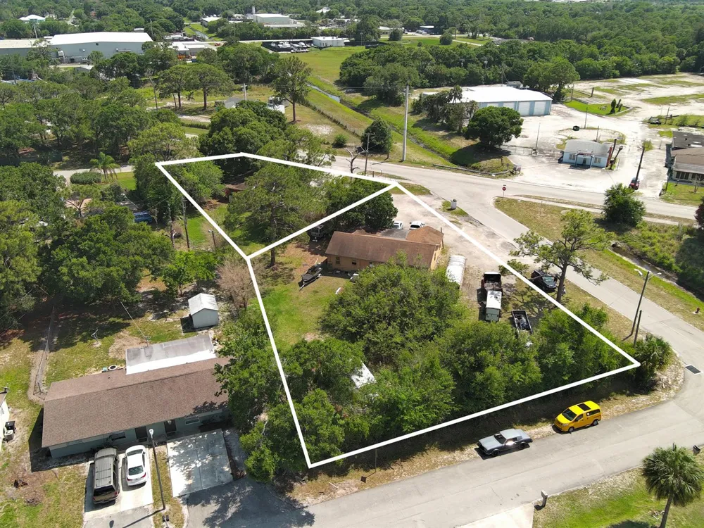 902 Angle Road Fort Pierce, FL 34947
