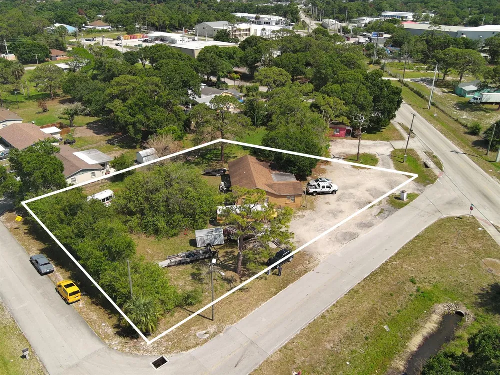 902 Angle Road Fort Pierce, FL 34947