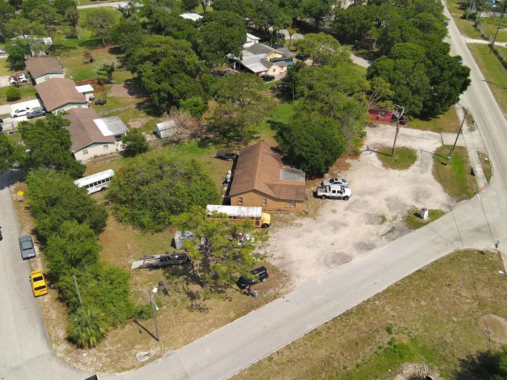 902 Angle Road Fort Pierce, FL 34947