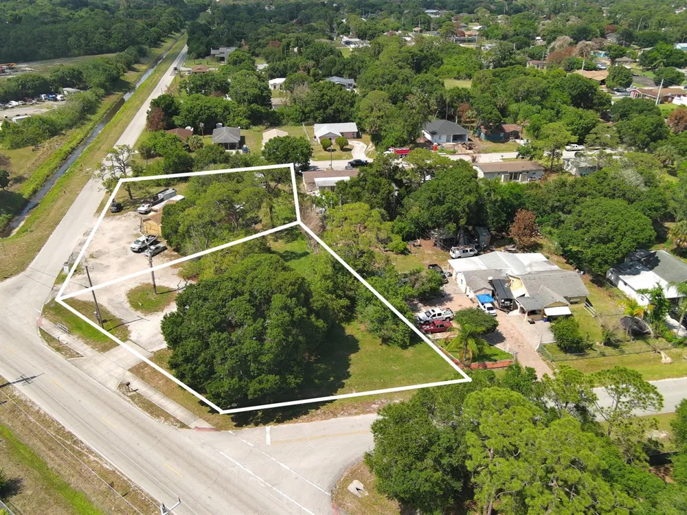 902 Angle Road Fort Pierce, FL 34947