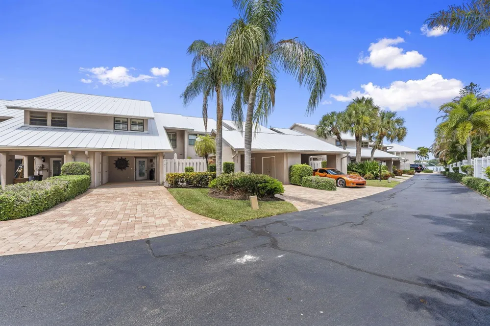 4189 SE Saint Lucie Boulevard Stuart, FL 34997