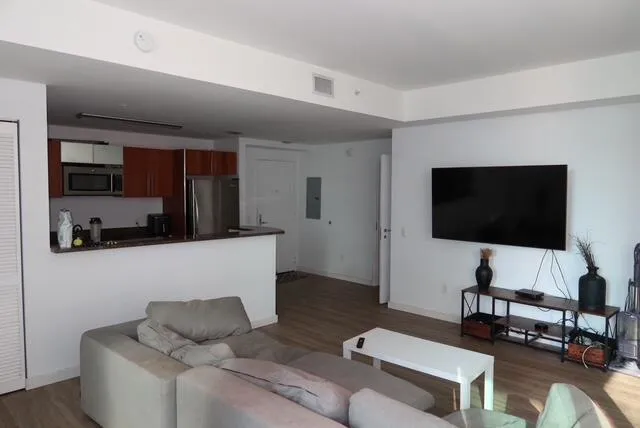 300 S Biscayne Boulevard #T1902 Miami, FL 33131