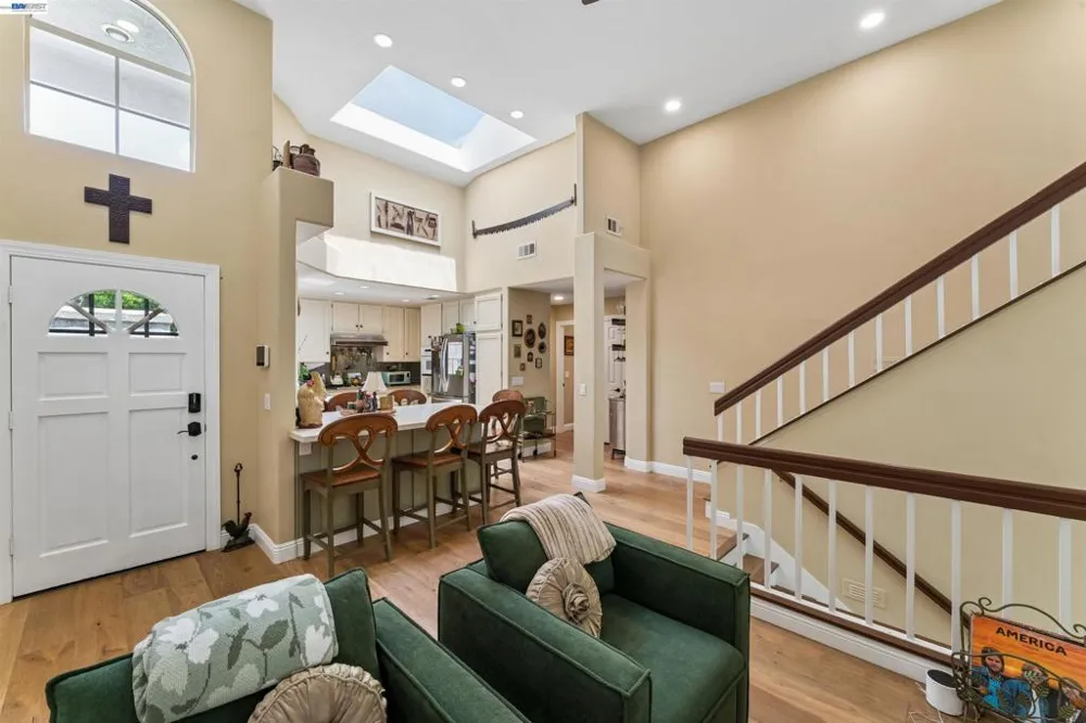 24448 Hampton Dr #B Santa Clarita, CA 91355