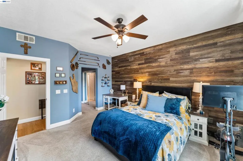 24448 Hampton Dr #B Santa Clarita, CA 91355