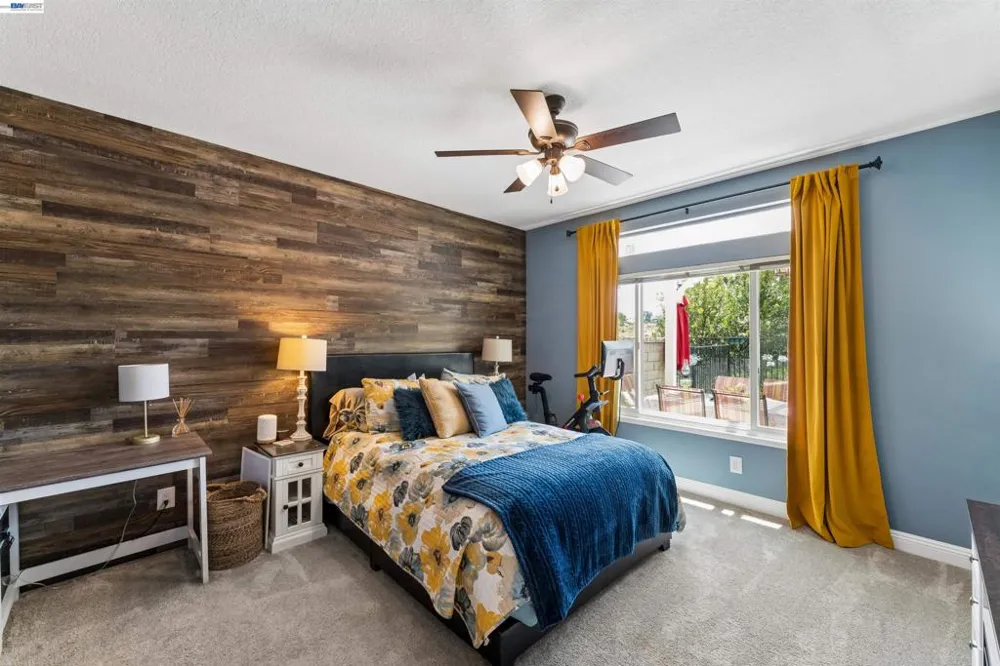 24448 Hampton Dr #B Santa Clarita, CA 91355