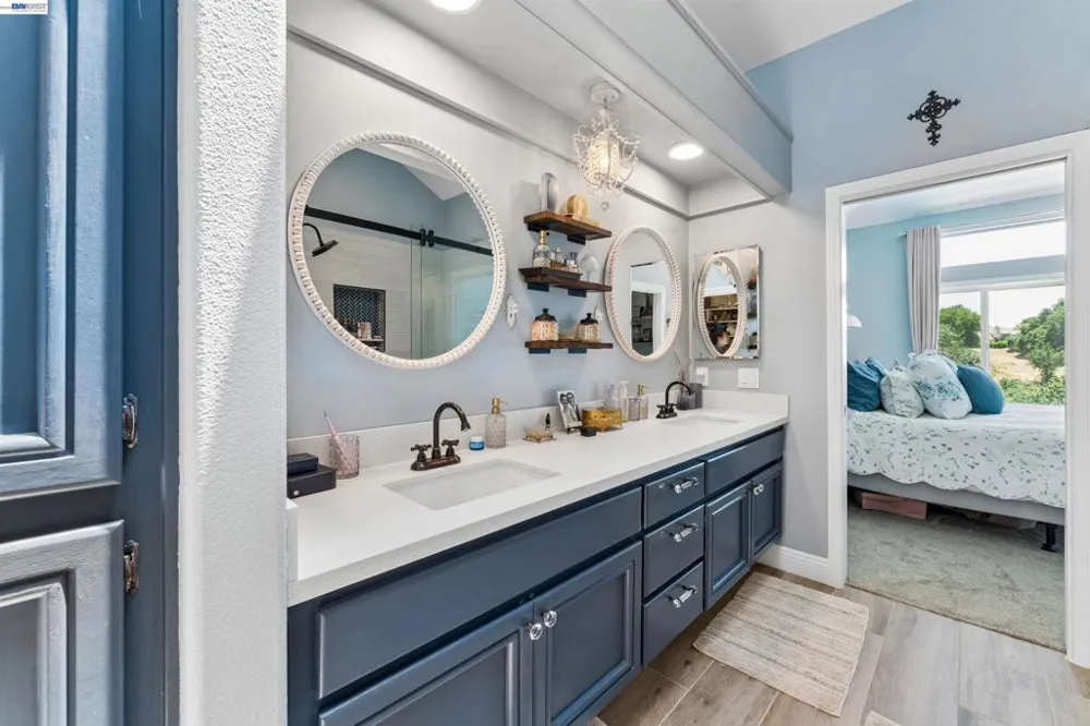 24448 Hampton Dr #B Santa Clarita, CA 91355