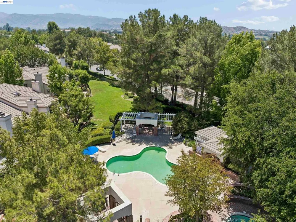 24448 Hampton Dr #B Santa Clarita, CA 91355
