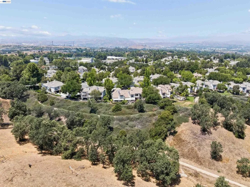 24448 Hampton Dr #B Santa Clarita, CA 91355