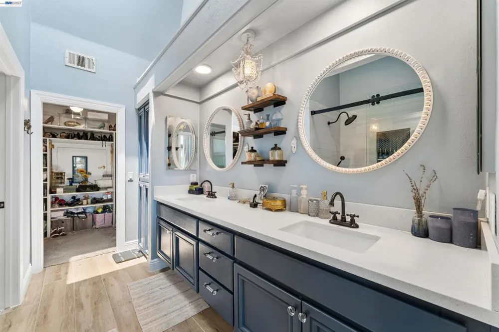 24448 Hampton Dr #B Santa Clarita, CA 91355
