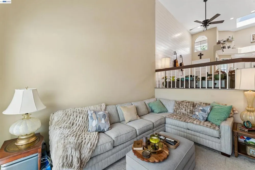 24448 Hampton Dr #B Santa Clarita, CA 91355