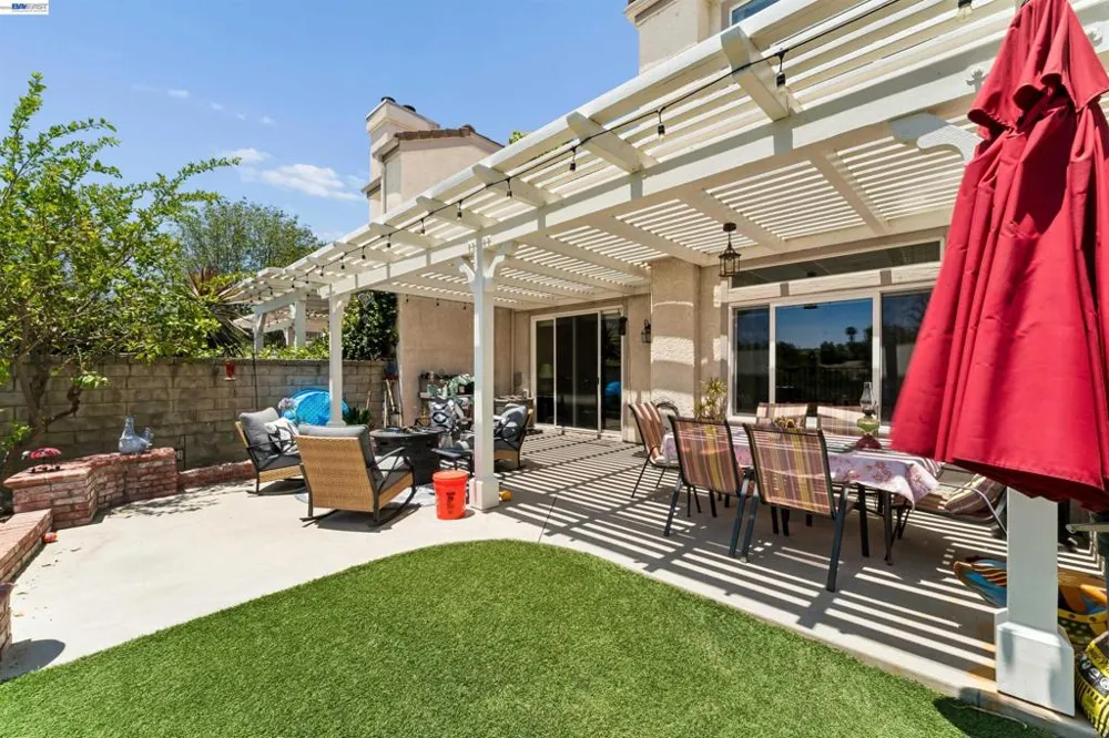 24448 Hampton Dr #B Santa Clarita, CA 91355