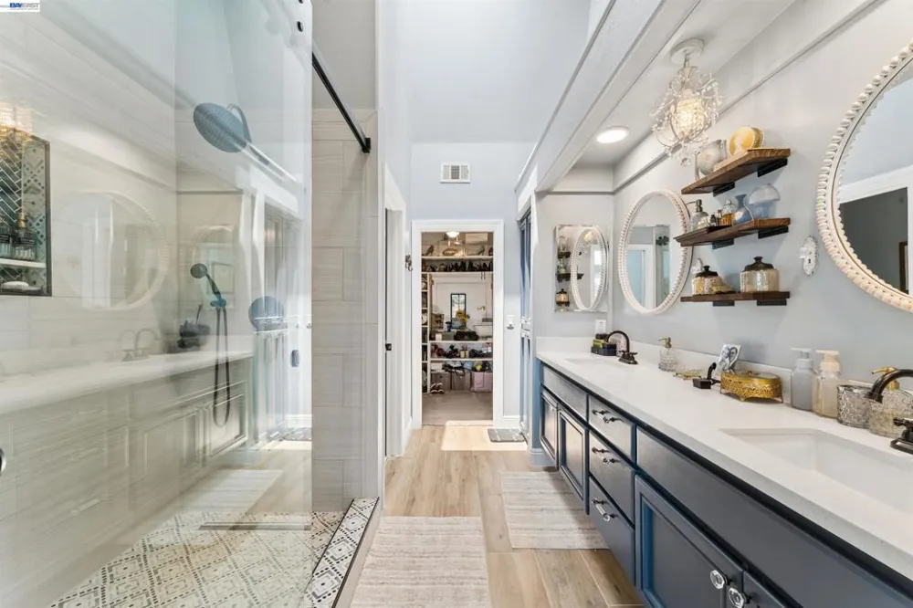 24448 Hampton Dr #B Santa Clarita, CA 91355