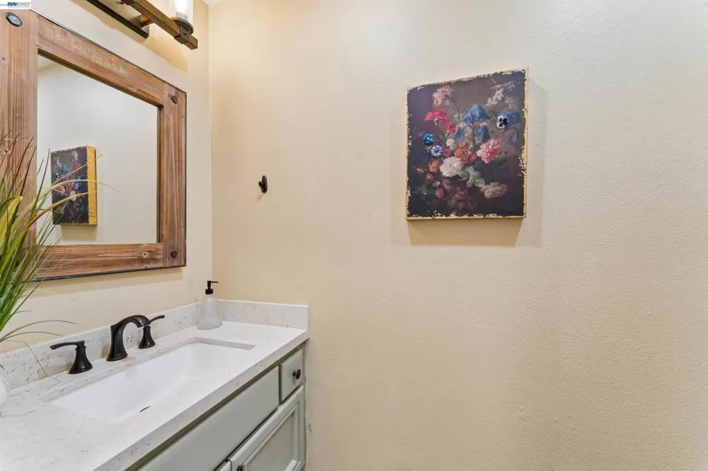 24448 Hampton Dr #B Santa Clarita, CA 91355