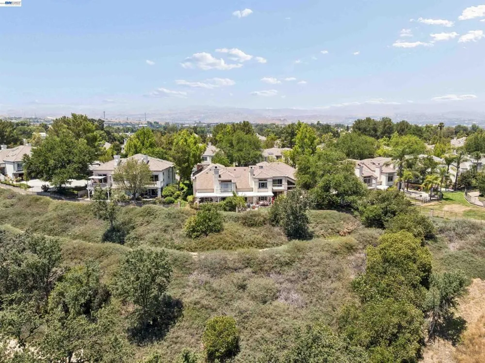 24448 Hampton Dr #B Santa Clarita, CA 91355