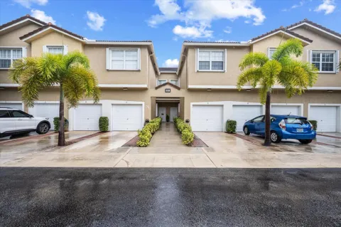 112 Lighthouse Circle #G