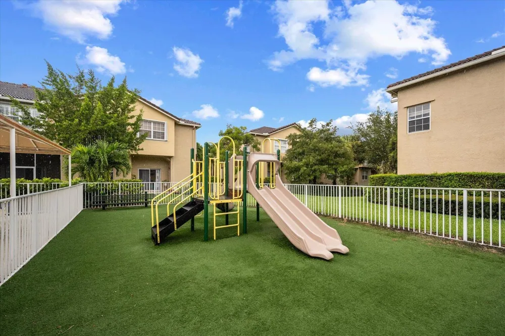 112 Lighthouse Circle #G Tequesta, FL 33469