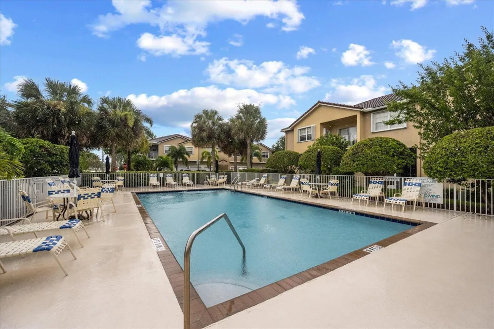 112 Lighthouse Circle #G Tequesta, FL 33469