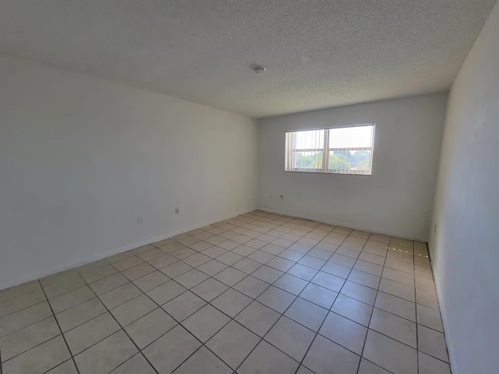3700 NW 21st Street #203 Lauderdale Lakes, FL 33311