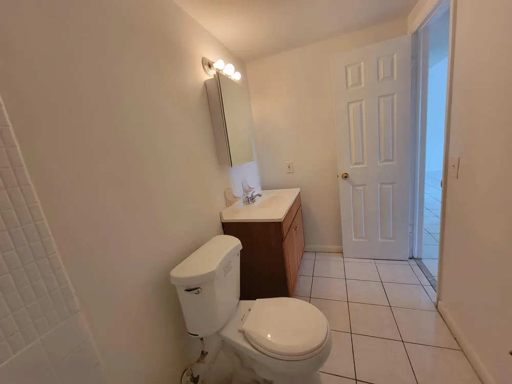 3700 NW 21st Street #203 Lauderdale Lakes, FL 33311