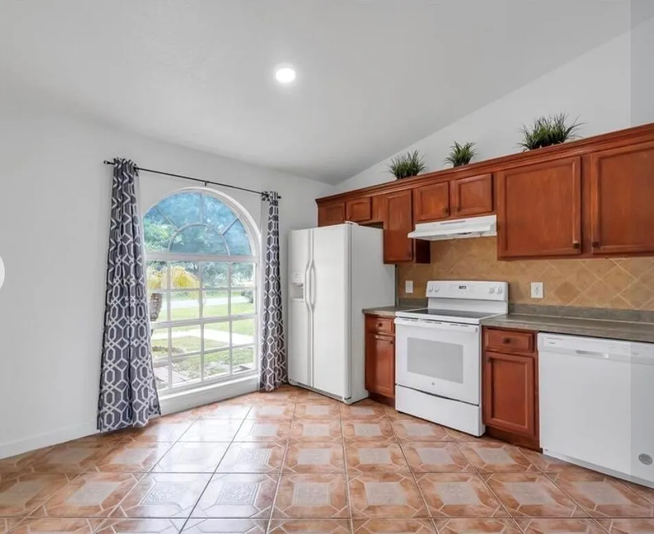 34 Bradford Court Kissimmee, FL 34758